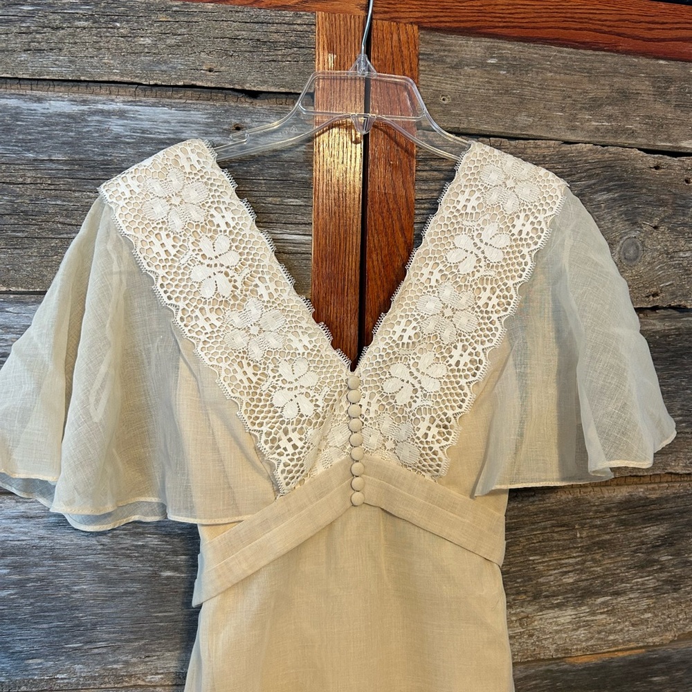 Vintage Elegant Cream Lace Maxi Dress Zipper in Back Buttons on Front Wedding - Picture 2 of 11